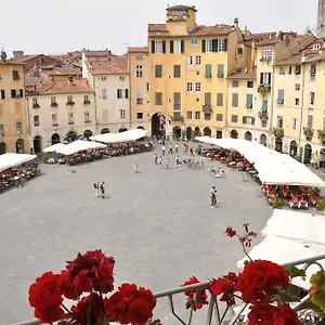 At 2*, Lucca Italia